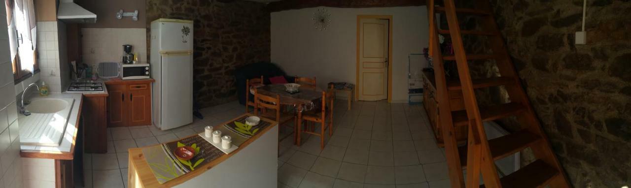 Le Gite Des Remparts Villa Ginestas Exterior photo
